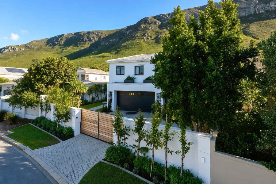 6 Bedroom Property for Sale in Hermanus Heights Western Cape